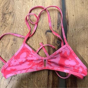 Jolyn Vent Top in breast cancer print